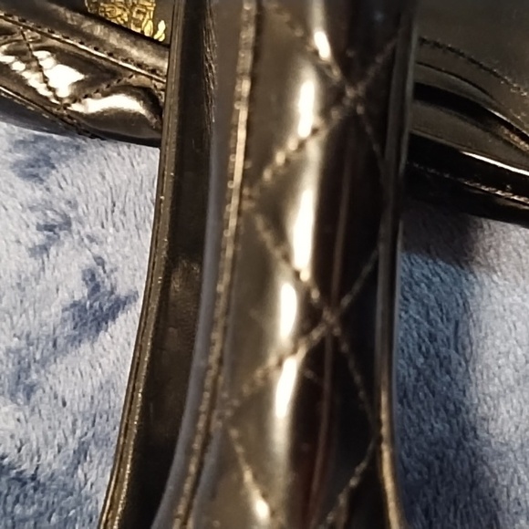 Authentic Burberry Quilted Flats - Picture 13 of 15